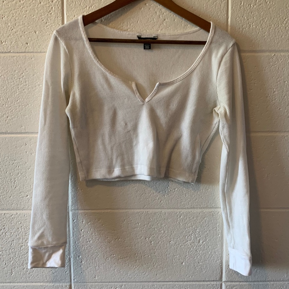 Cropped long sleeve shirt